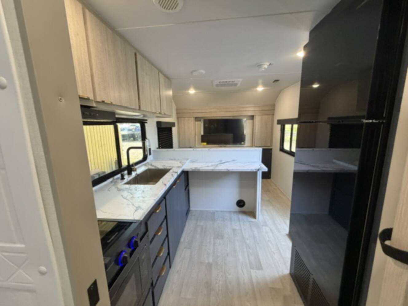 A photo of this 2027 East To West ACCLAIM 2650FL