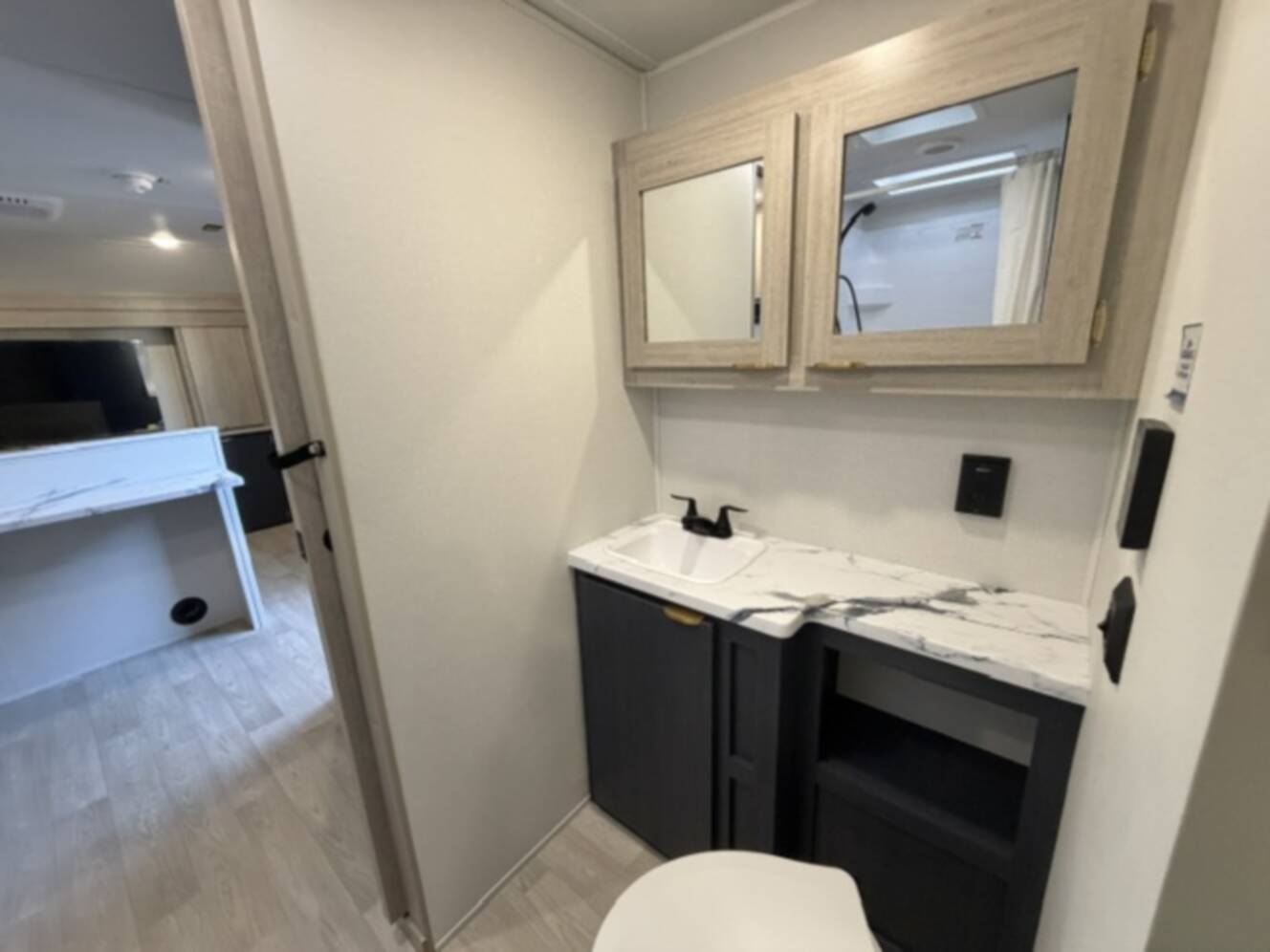 A photo of this 2027 East To West ACCLAIM 2650FL