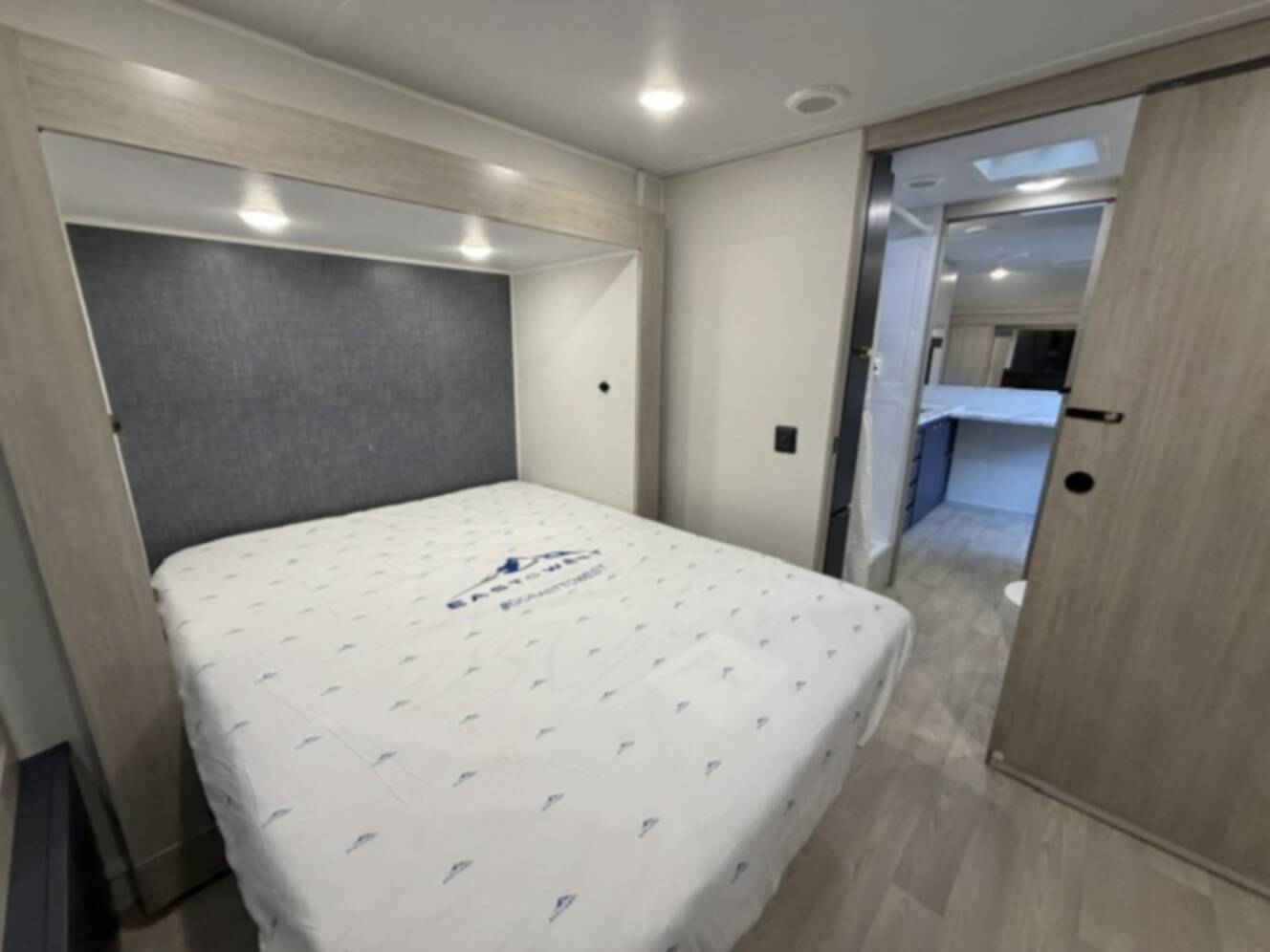 A photo of this 2027 East To West ACCLAIM 2650FL