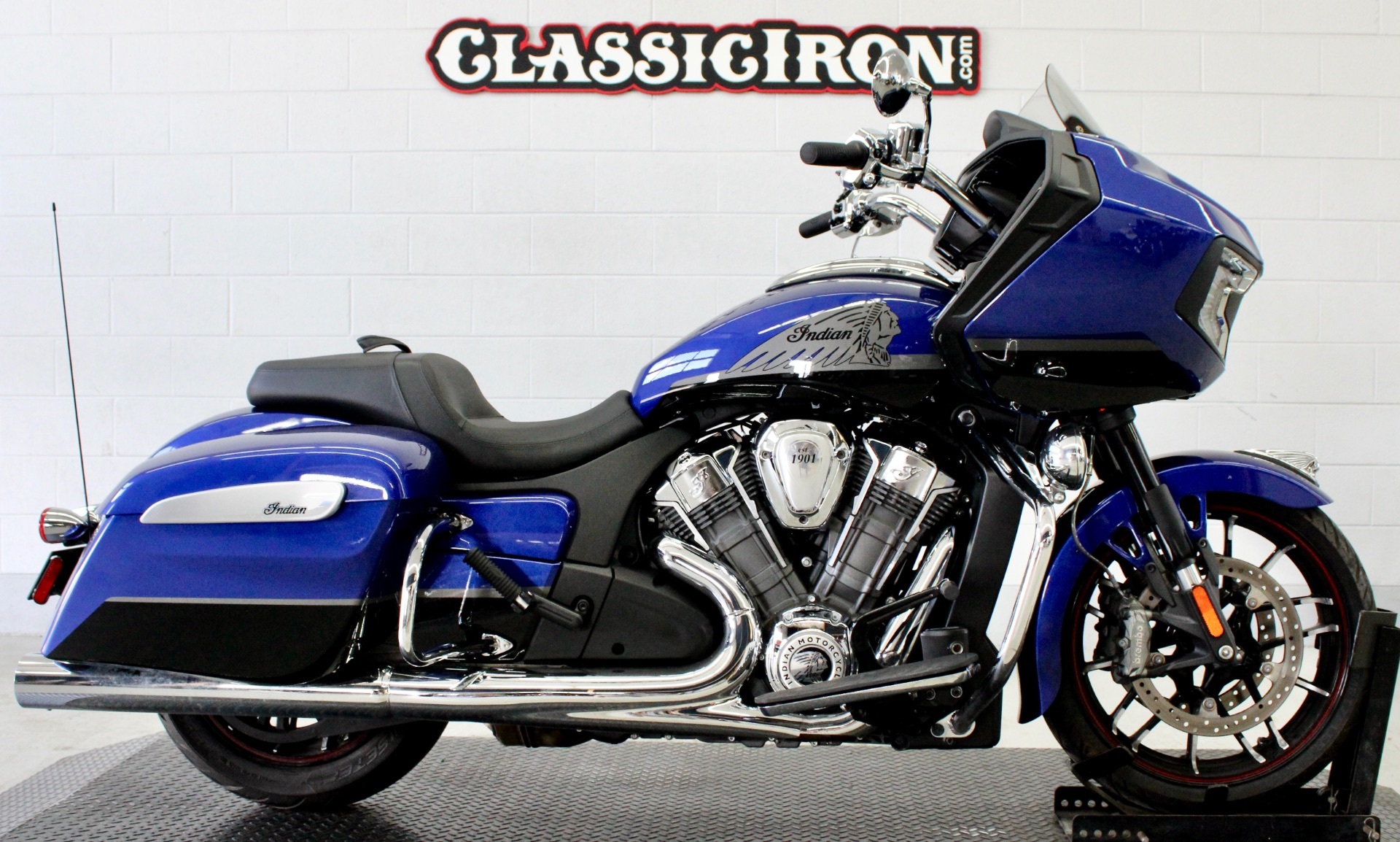 2022 Indian Motorcycle Challenger® Limited LIMITED in Fredericksburg, VA