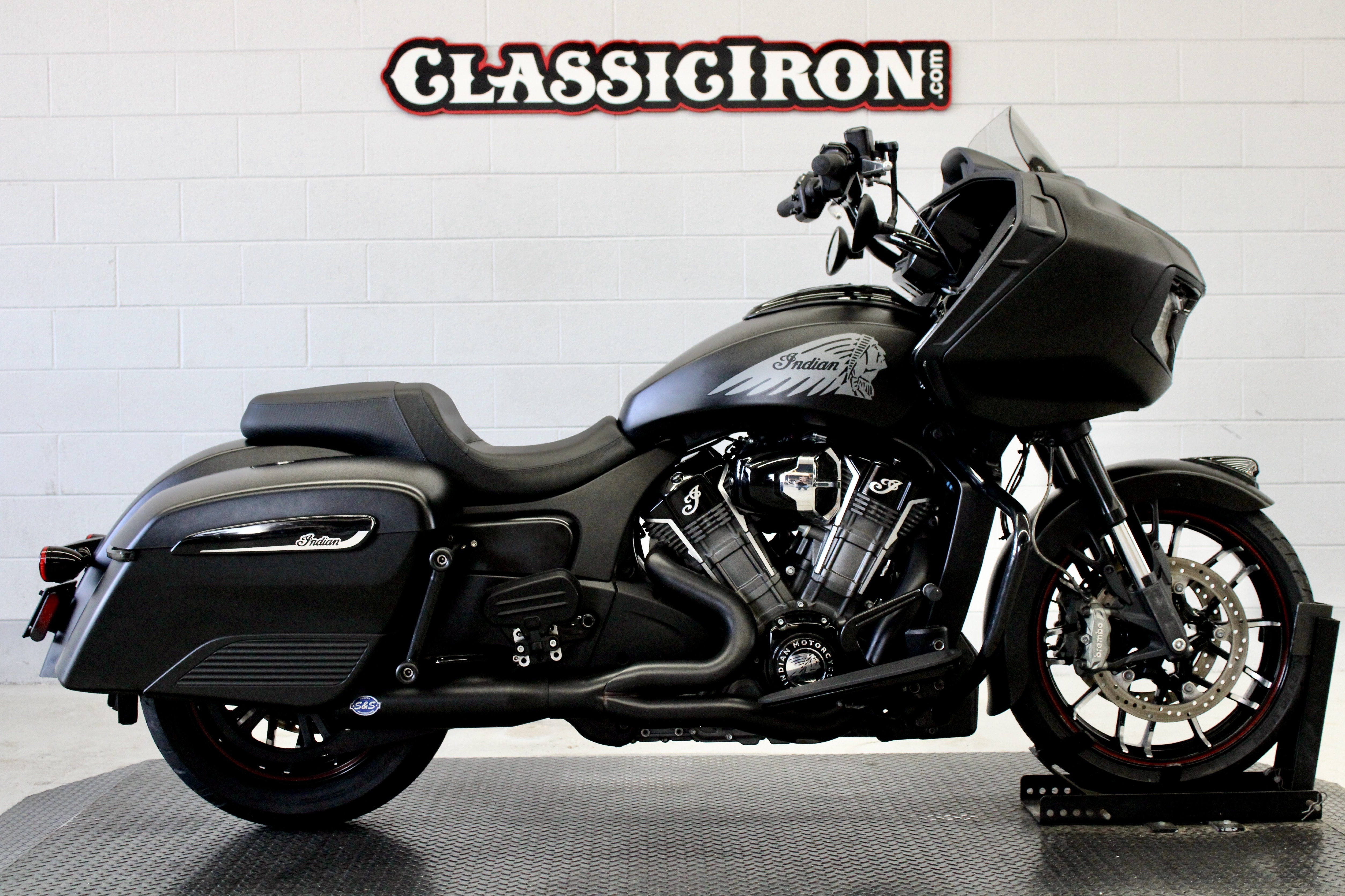 2022 Indian Motorcycle Challenger® Dark Horse® DARK HORSE in Fredericksburg, VA