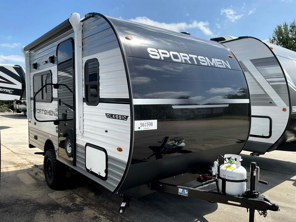 2027 Kz Rv Sportsmen Classic 130RD in houston TX