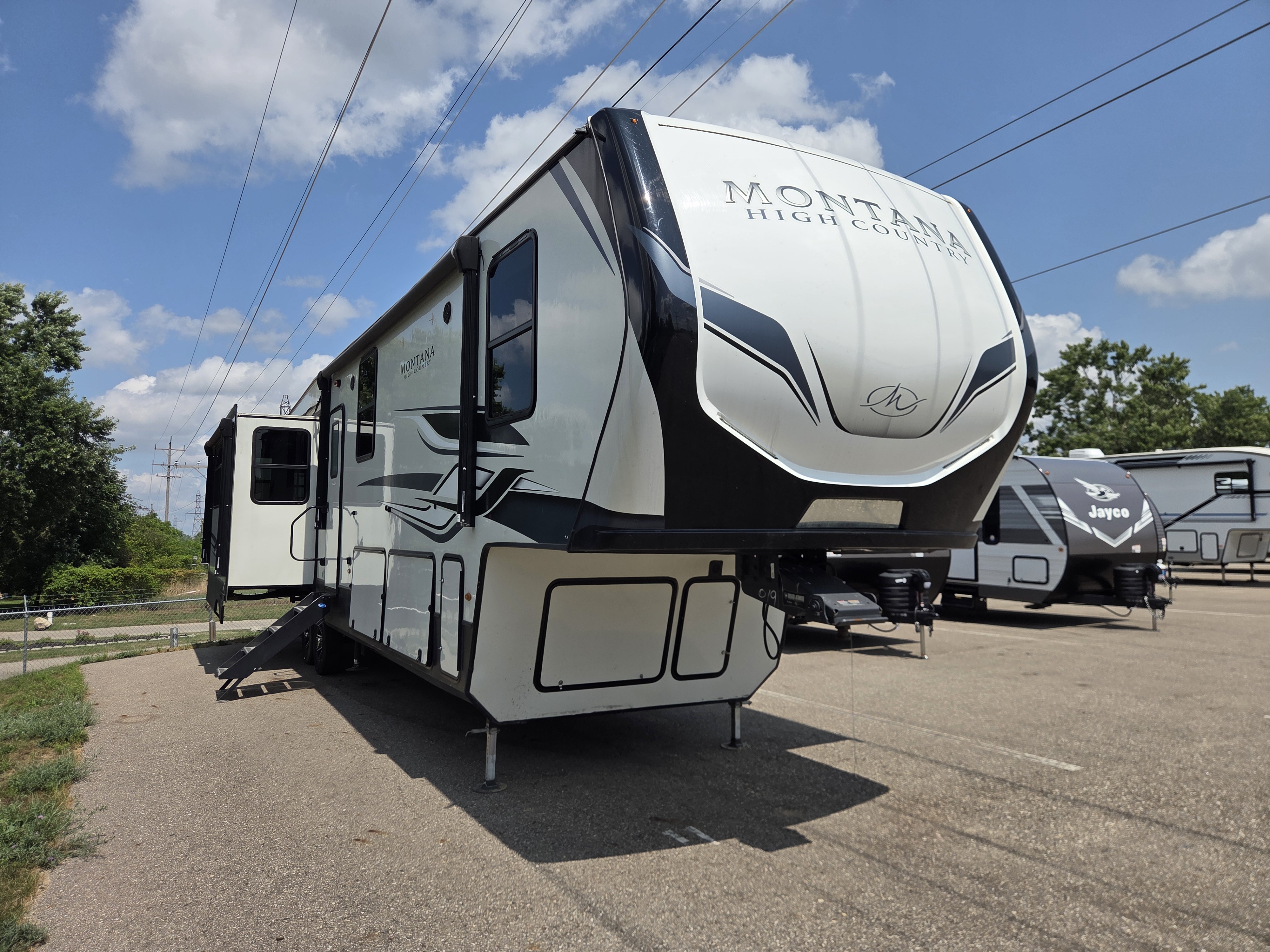 2022 Keystone Montana High Country 385BR in grand rapids MI