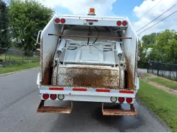 2012 FREIGHTLINER BUSINESS CLASS M2 106