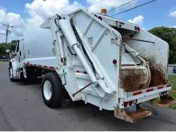 2012 FREIGHTLINER BUSINESS CLASS M2 106