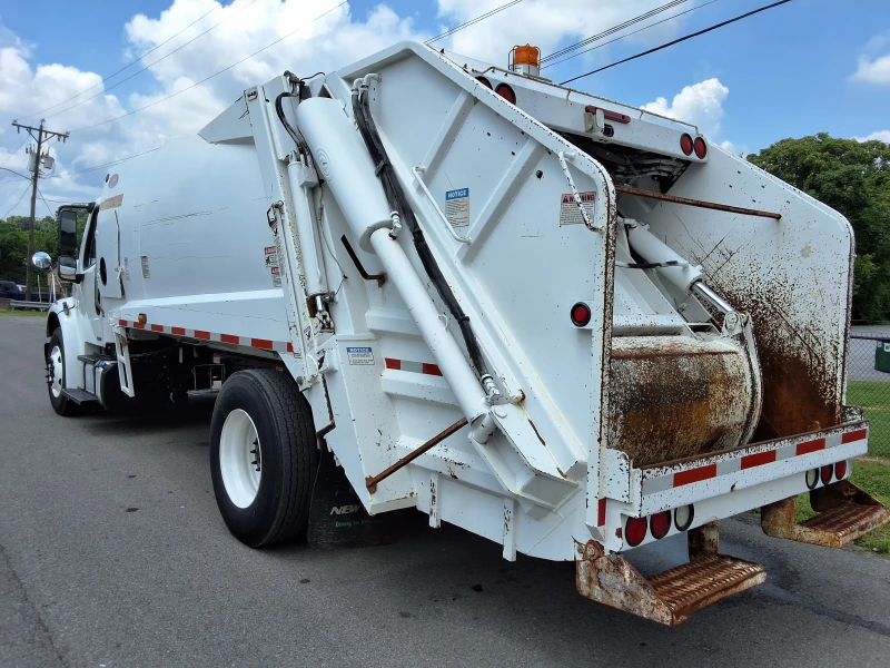 2012 FREIGHTLINER BUSINESS CLASS M2 106
