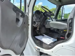 2012 FREIGHTLINER BUSINESS CLASS M2 106