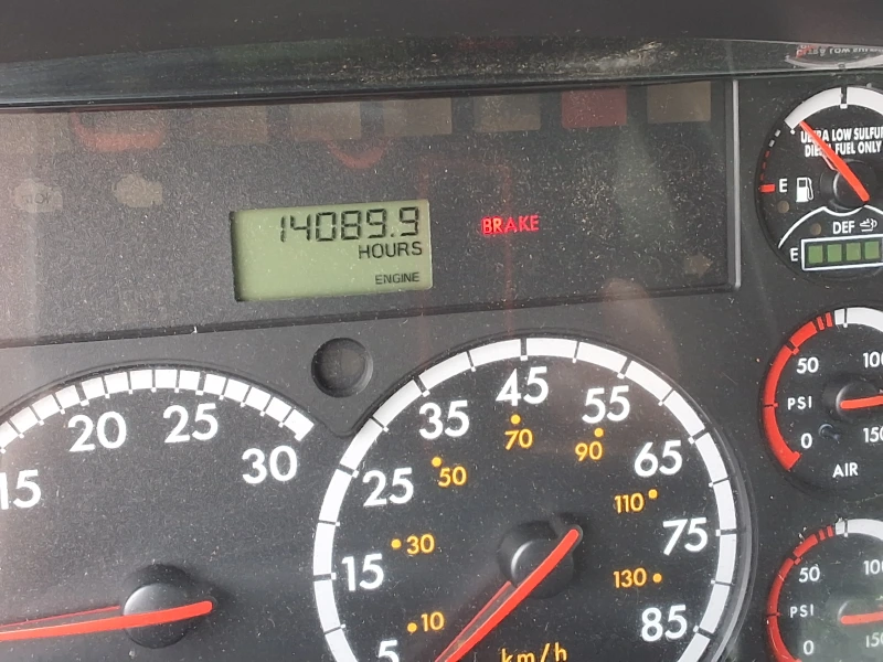 2012 FREIGHTLINER BUSINESS CLASS M2 106