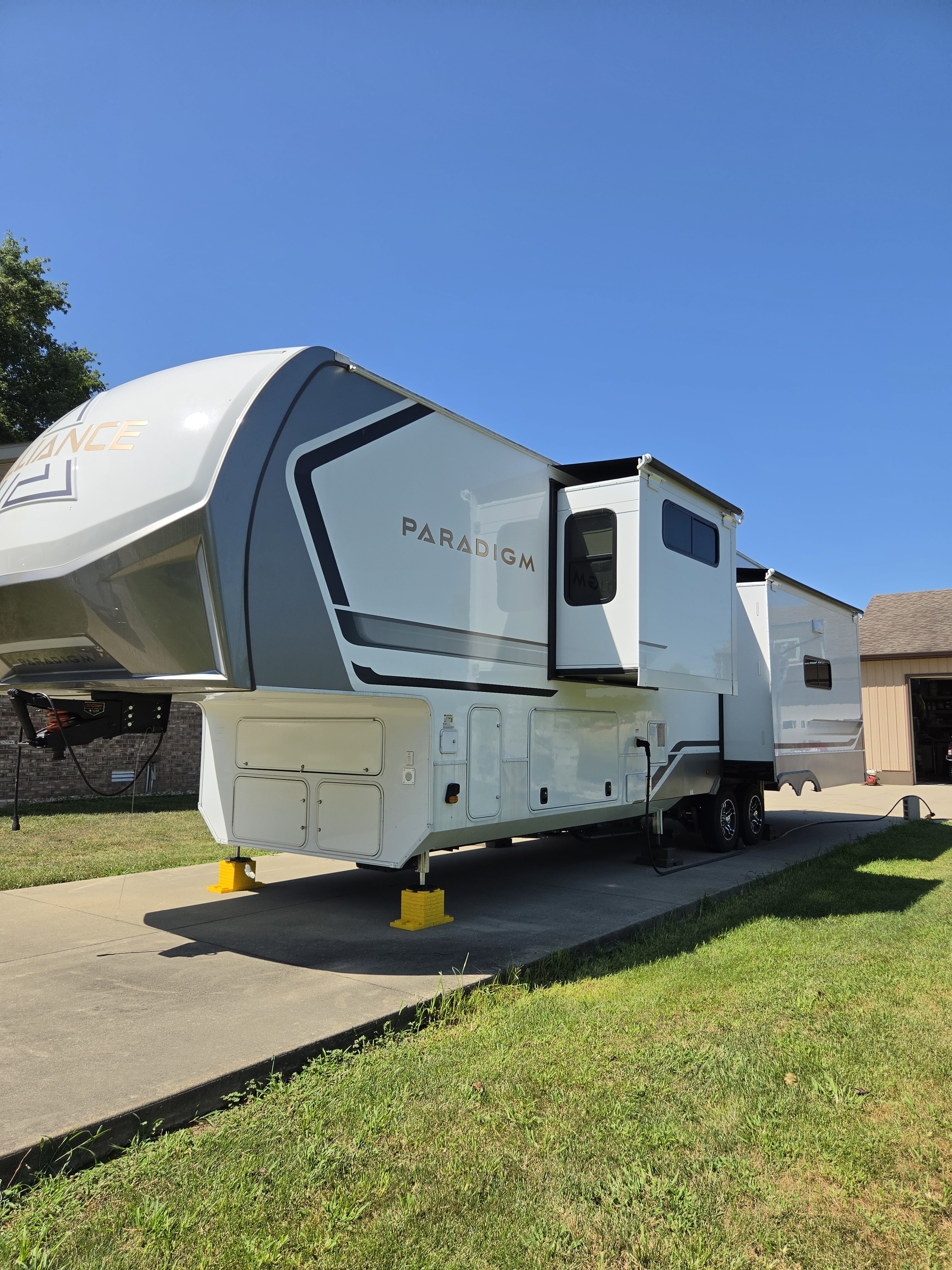 2025 Alliance Rv PARADIGM 370FB in seymour IN