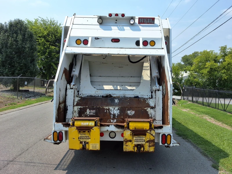 2015 FREIGHTLINER BUSINESS CLASS M2 106