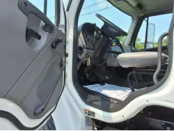2015 FREIGHTLINER BUSINESS CLASS M2 106