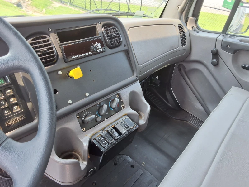 2015 FREIGHTLINER BUSINESS CLASS M2 106
