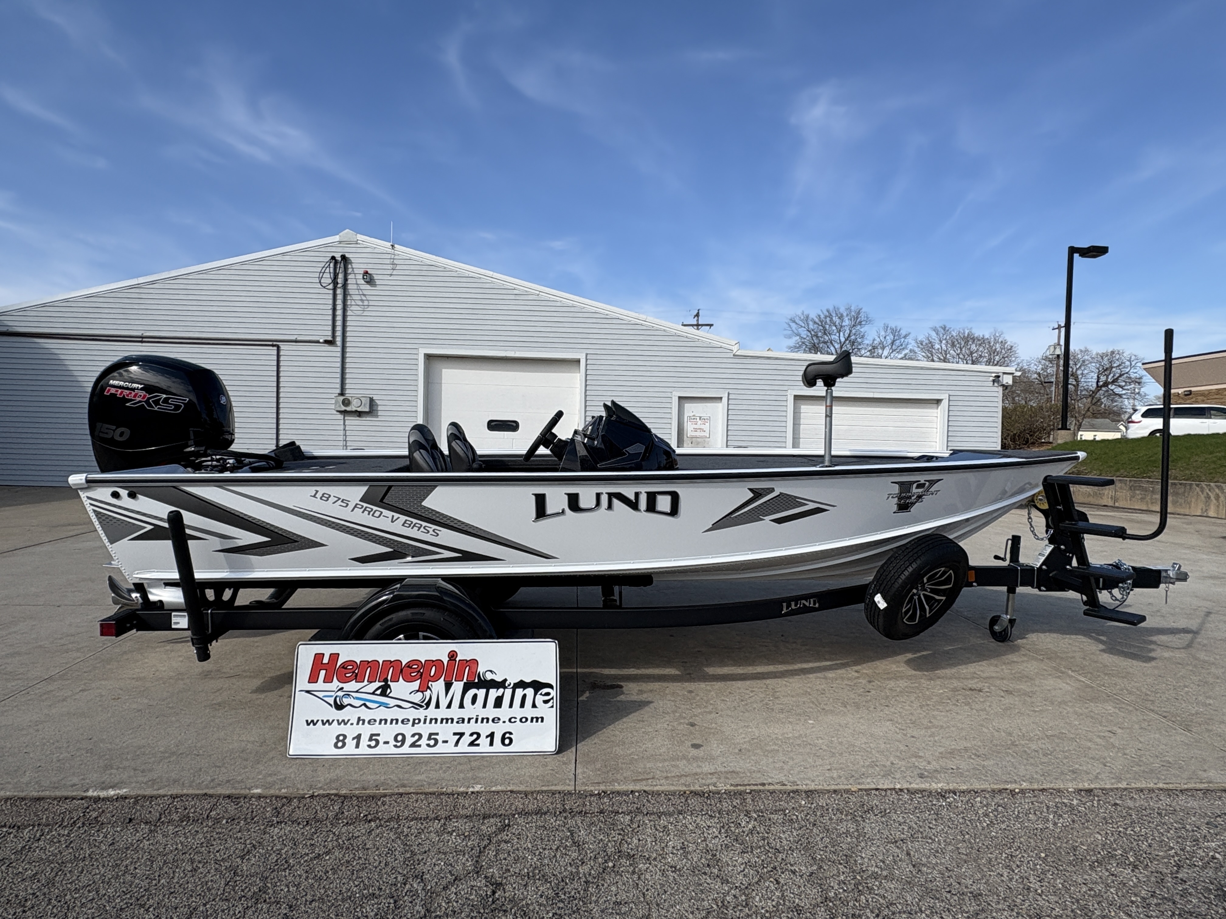 2026 Lund 1875 Pro-V Bass XS 2075 XS in hennepin IL