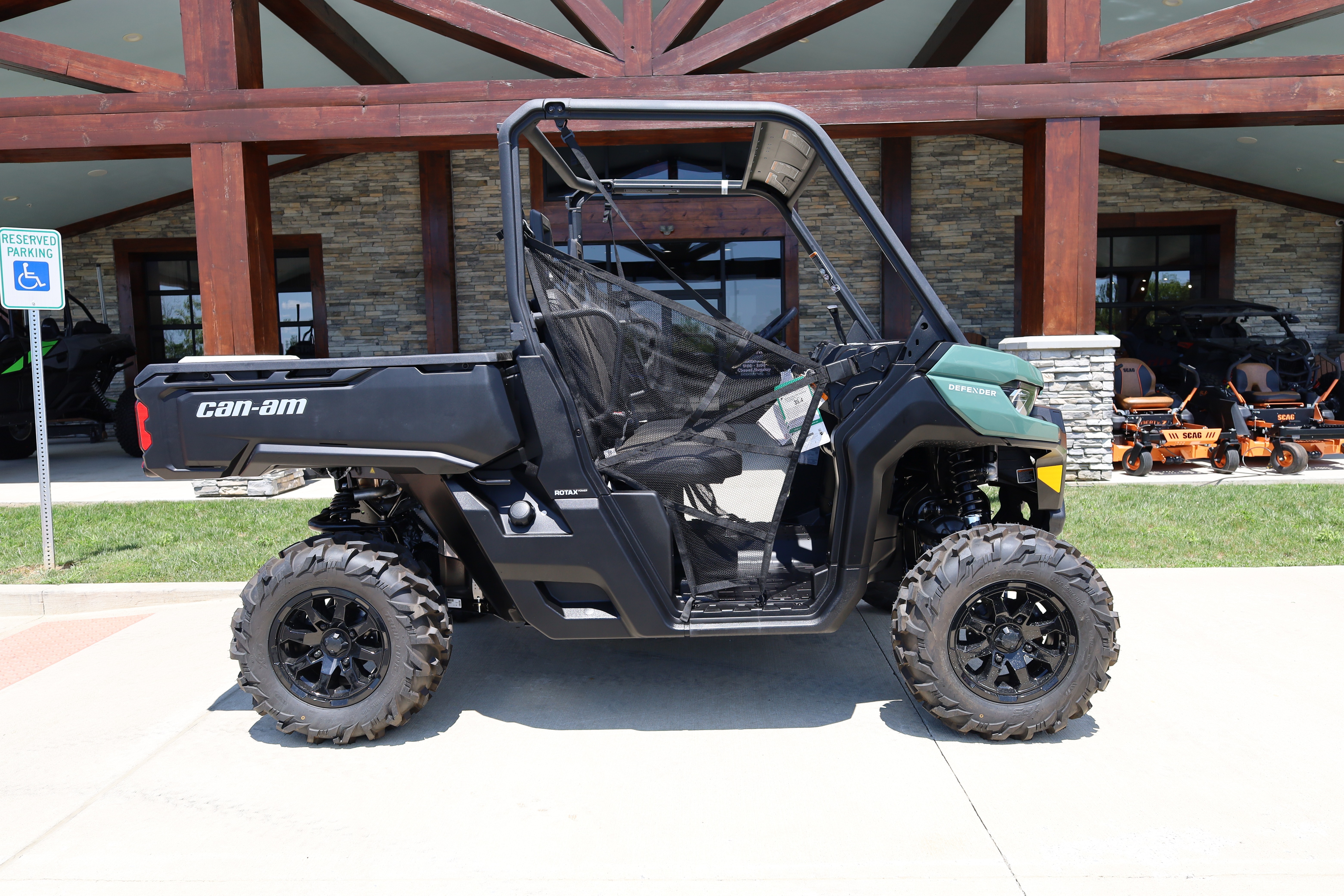 2025 Can-Am Defender DPS HD10 in georgetown KY