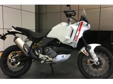 2025 Ducati Scrambler Icon Dark and Full Throttle Preview image