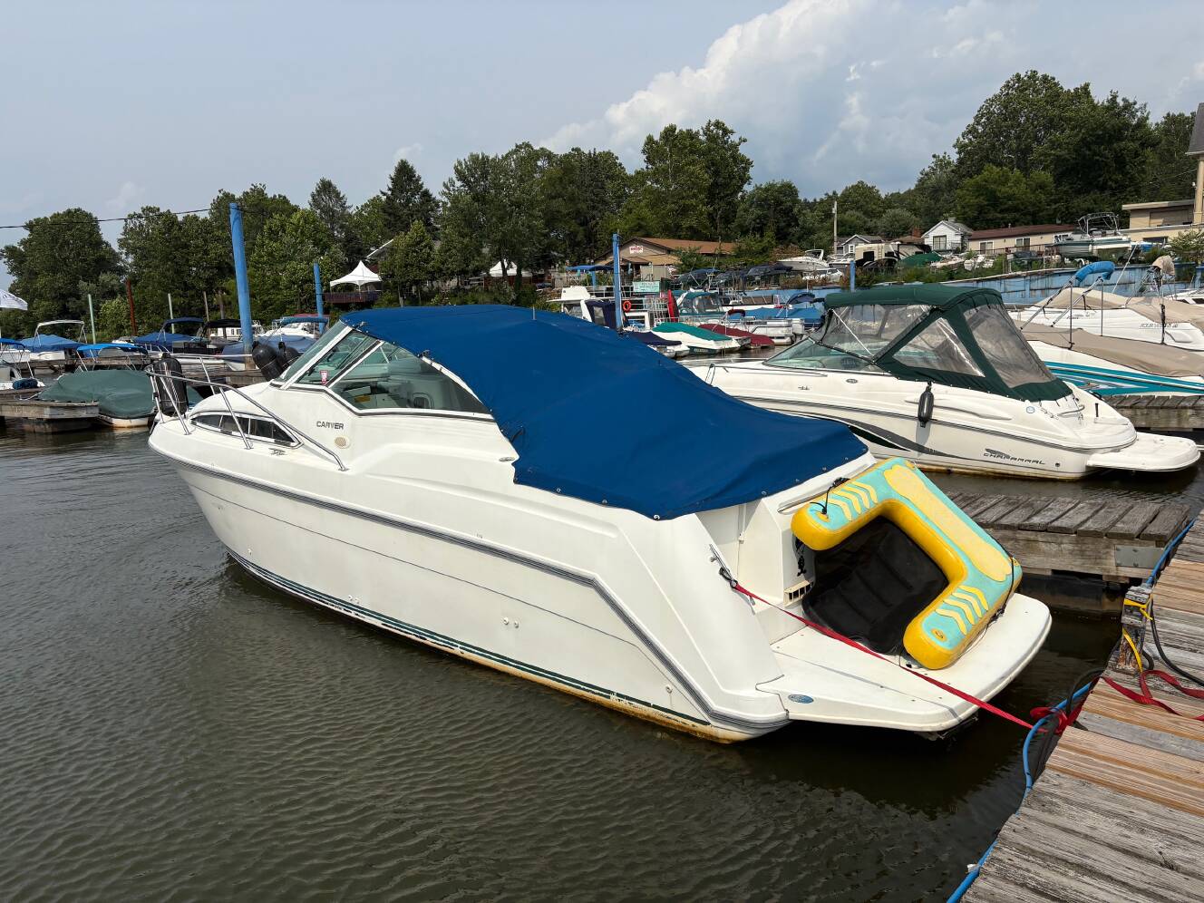 A photo of this 1995 Carver 250 EXPRESS