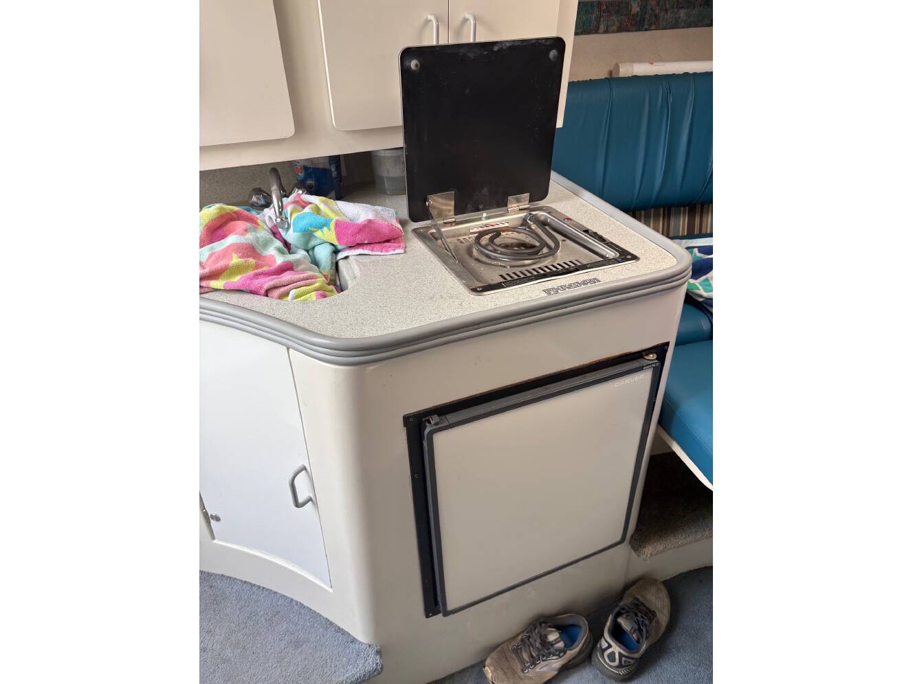 A photo of this 1995 Carver 250 EXPRESS