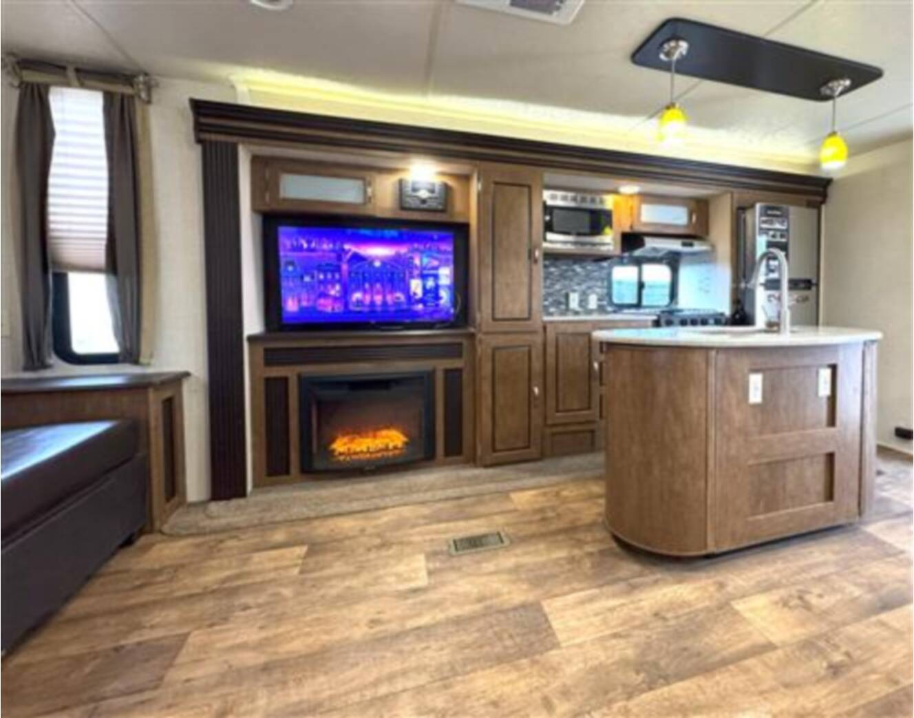 A photo of this 2018 Forest River SALEM 27REI