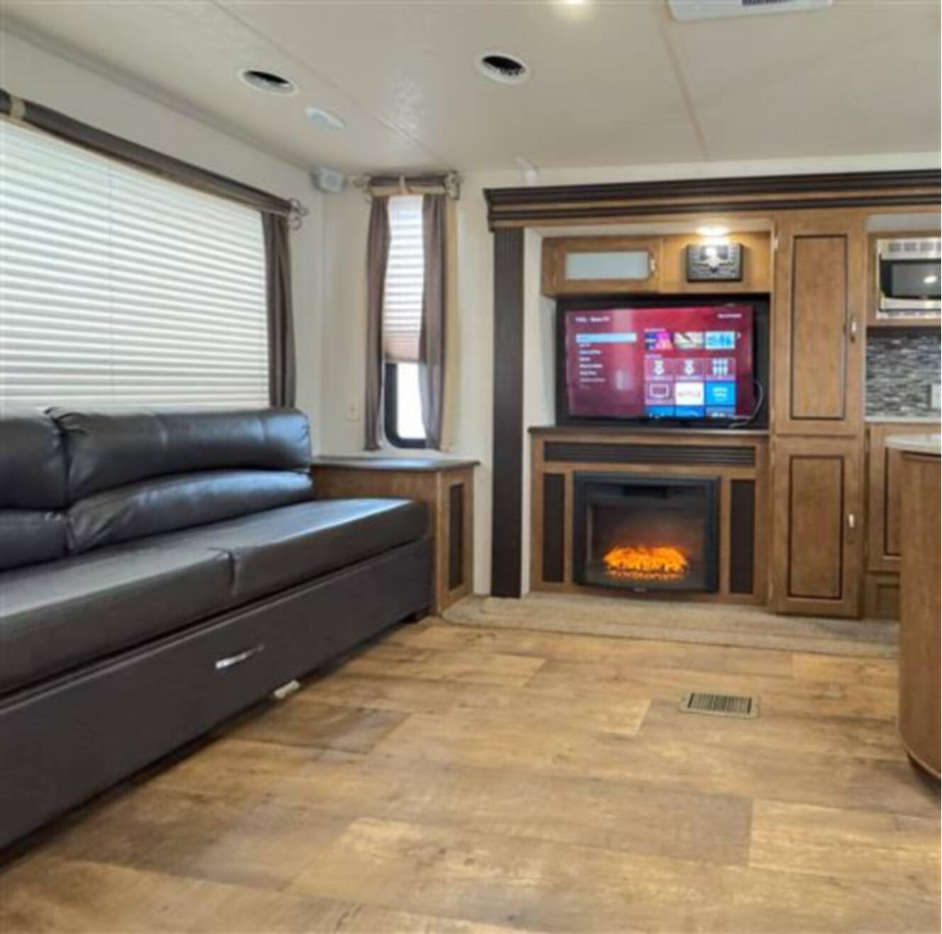 A photo of this 2018 Forest River SALEM 27REI