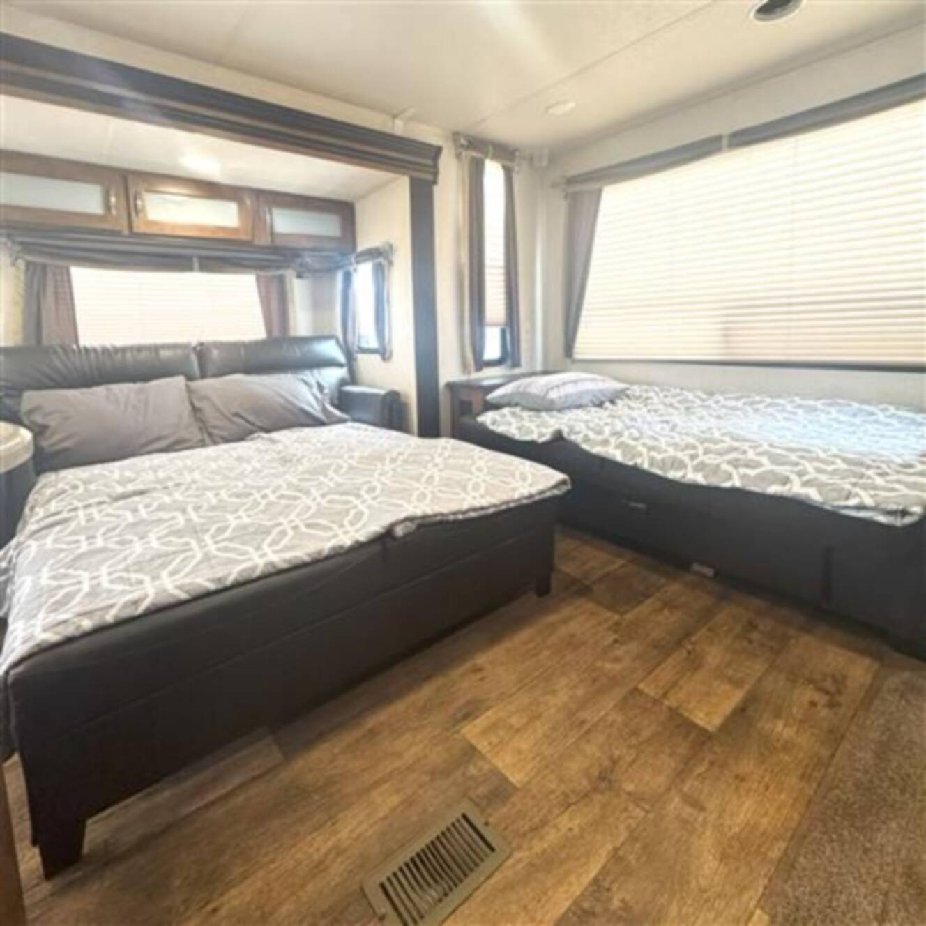 A photo of this 2018 Forest River SALEM 27REI