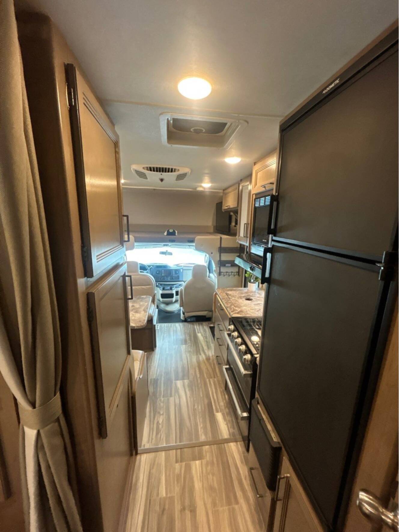 A photo of this 2023 Thor Motor Coach FOUR WINDS 22B