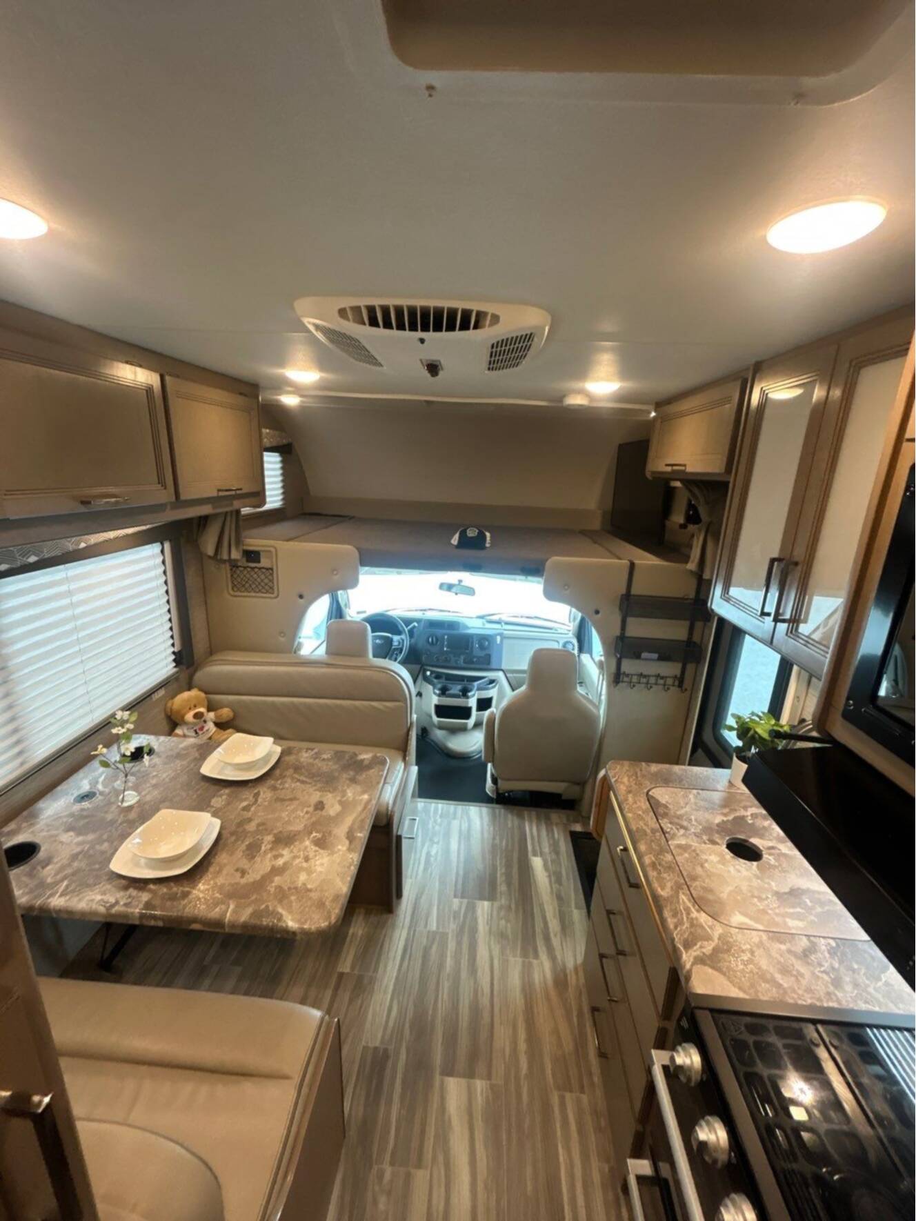 A photo of this 2023 Thor Motor Coach FOUR WINDS 22B
