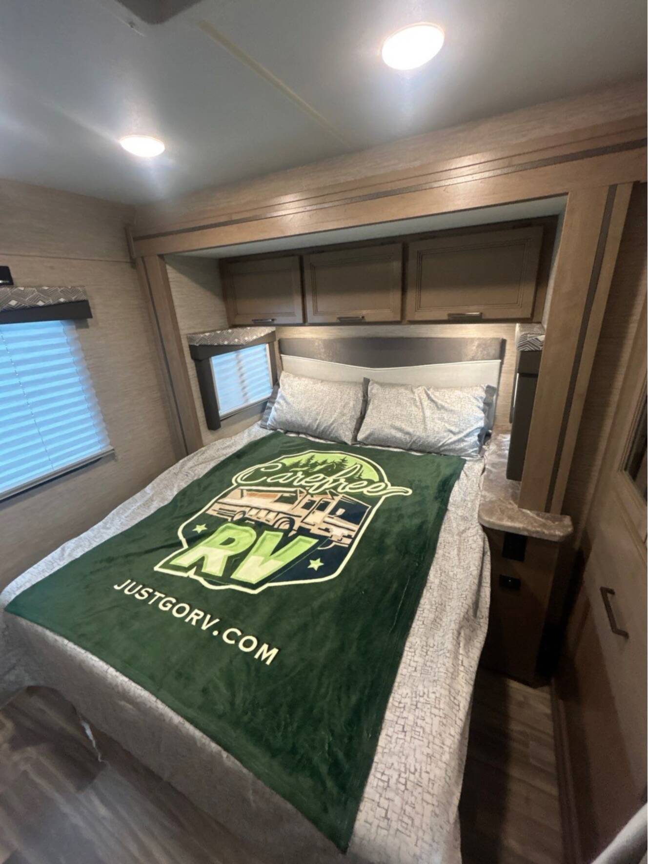 A photo of this 2023 Thor Motor Coach FOUR WINDS 22B