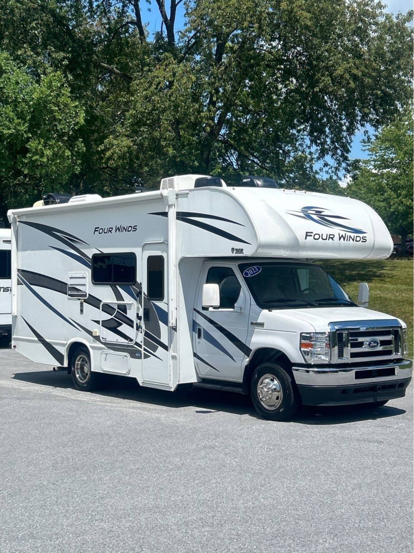 A photo of this 2023 Thor Motor Coach FOUR WINDS 22B