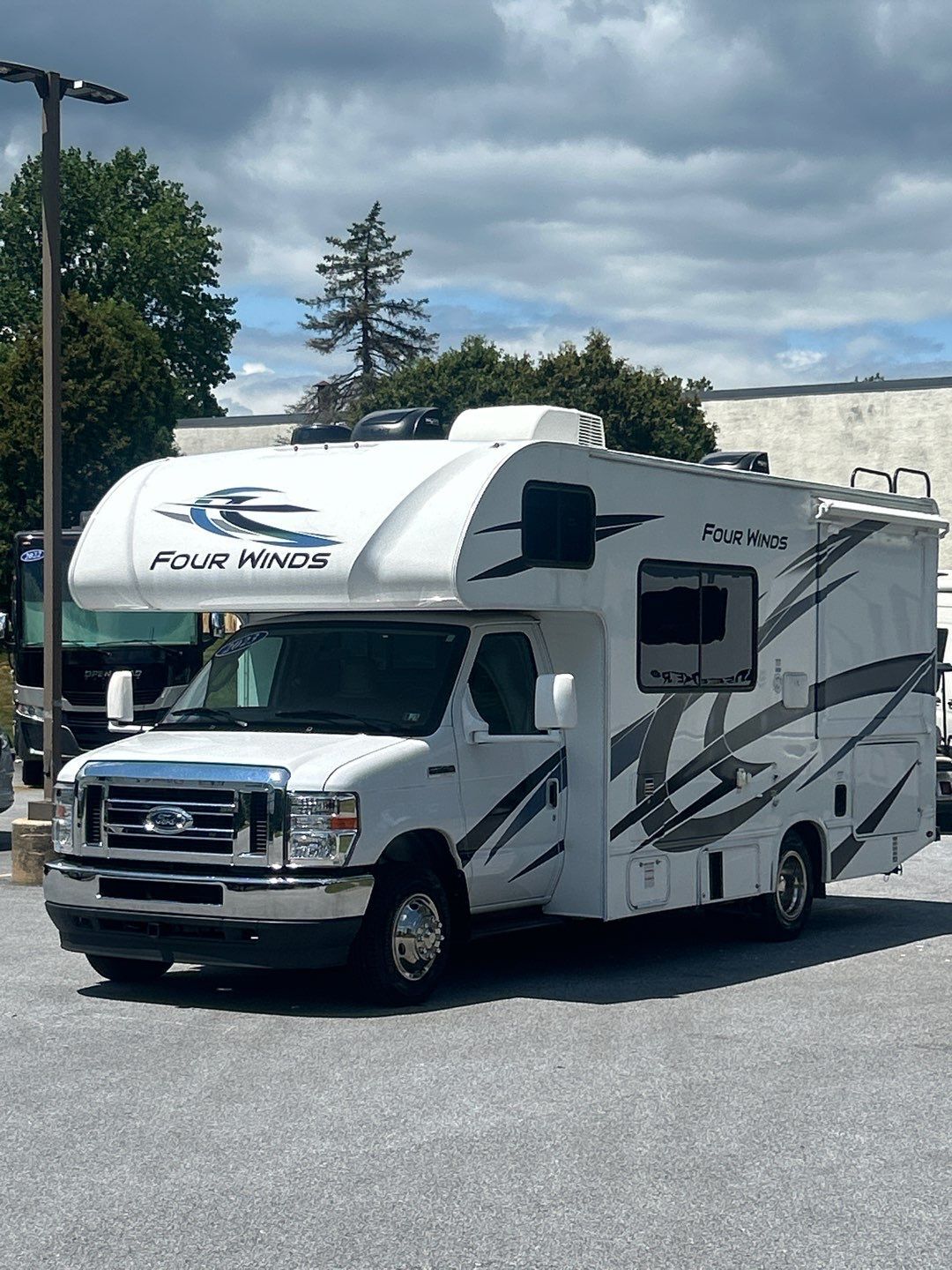 2023 Thor Motor Coach FOUR WINDS 22B in exton PA