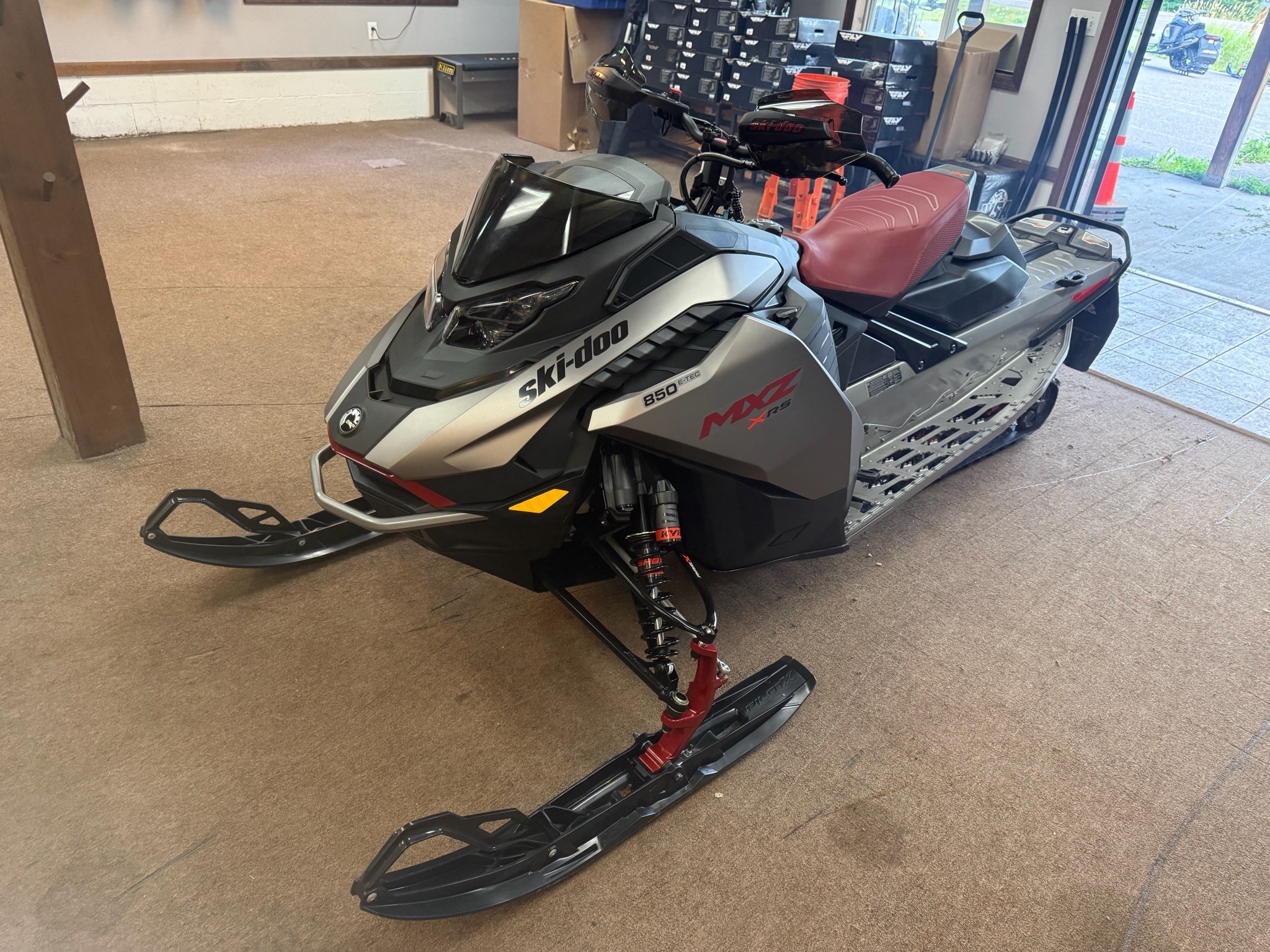 2023 Ski-Doo MXZ X-RS 850 E-TEC ES w/ Smart-Shox Ice Ripper XT 1.5  in bergland MI