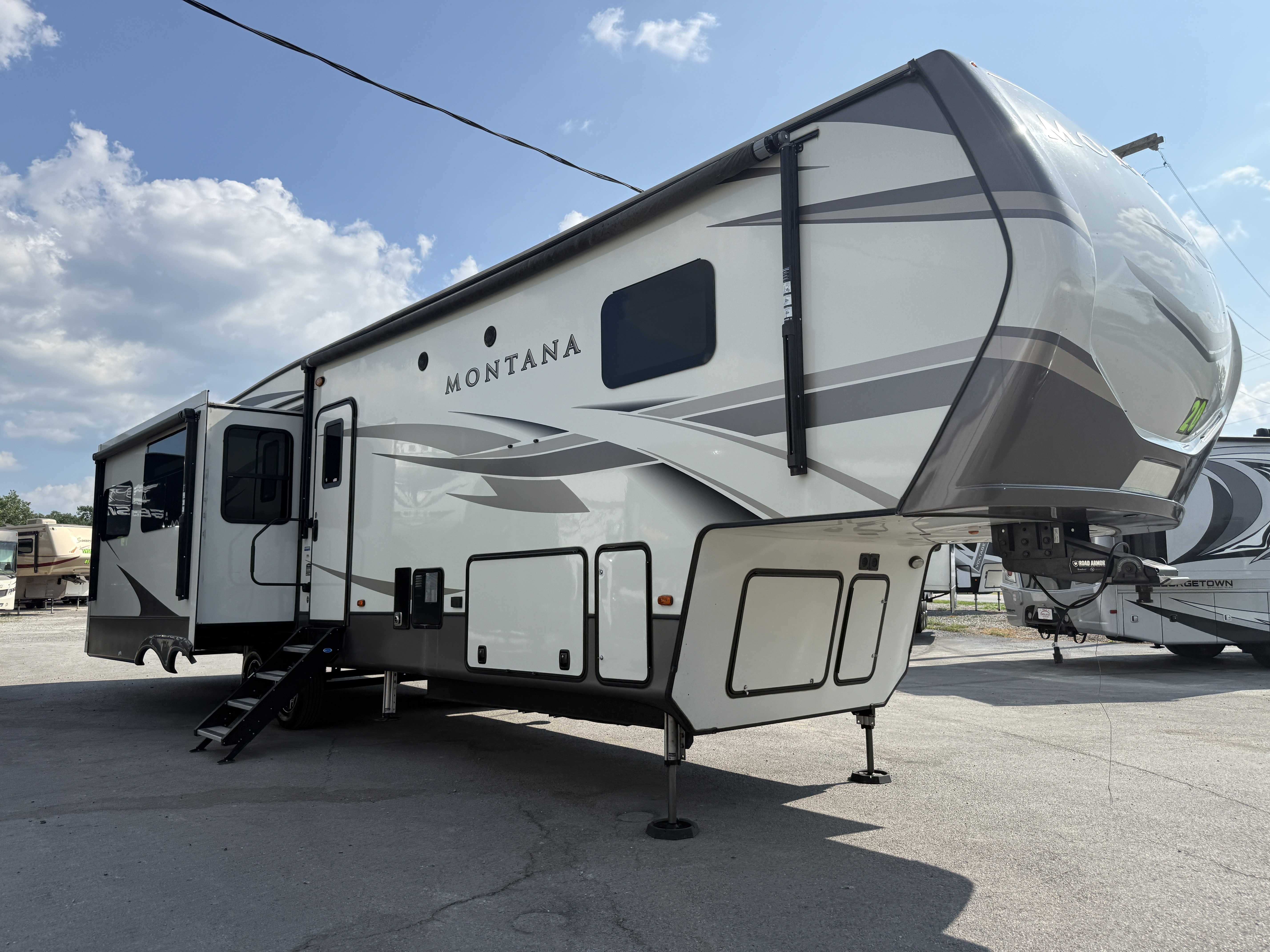 2020 Keystone MONTANA 3720RL in findlay OH
