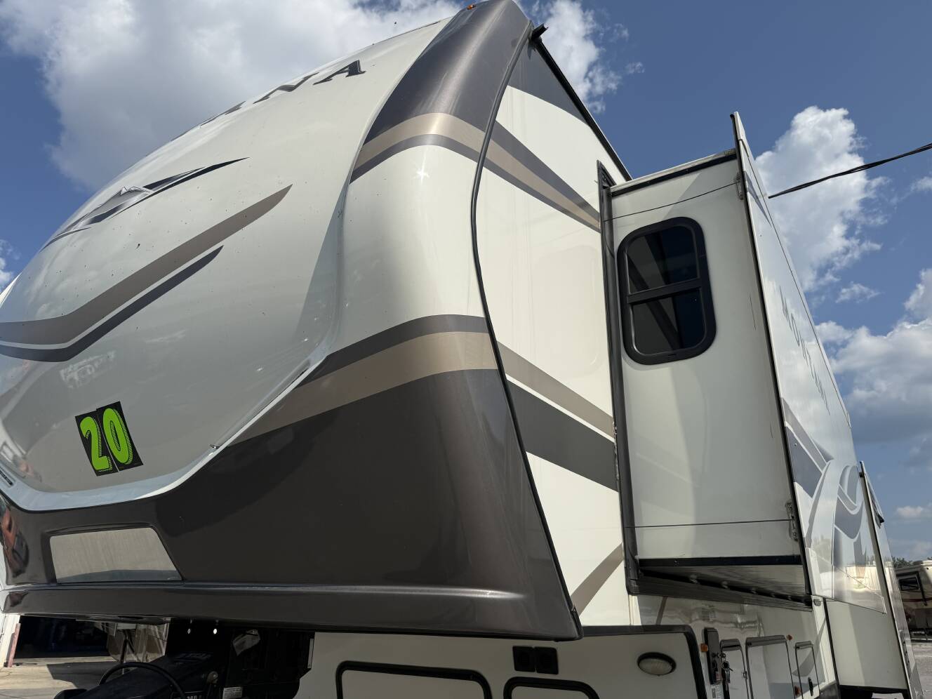 A photo of this 2020 Keystone MONTANA 3720RL