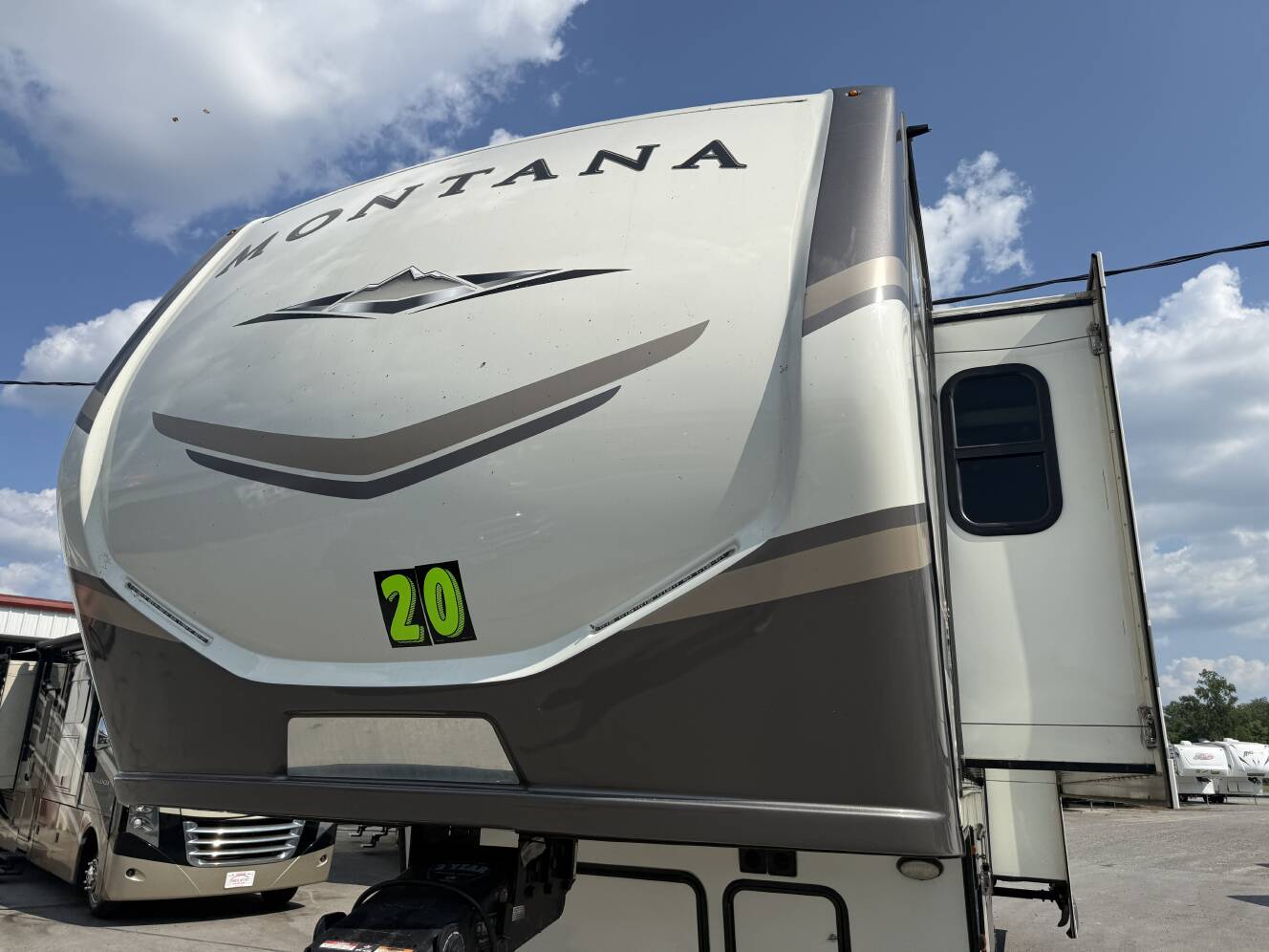 A photo of this 2020 Keystone MONTANA 3720RL