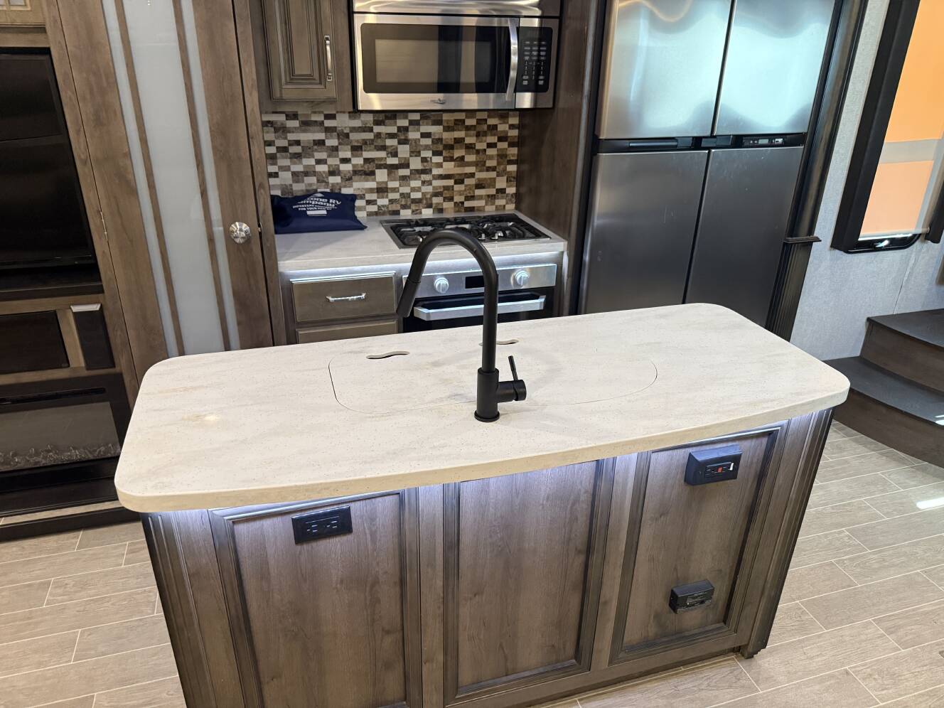 A photo of this 2020 Keystone MONTANA 3720RL