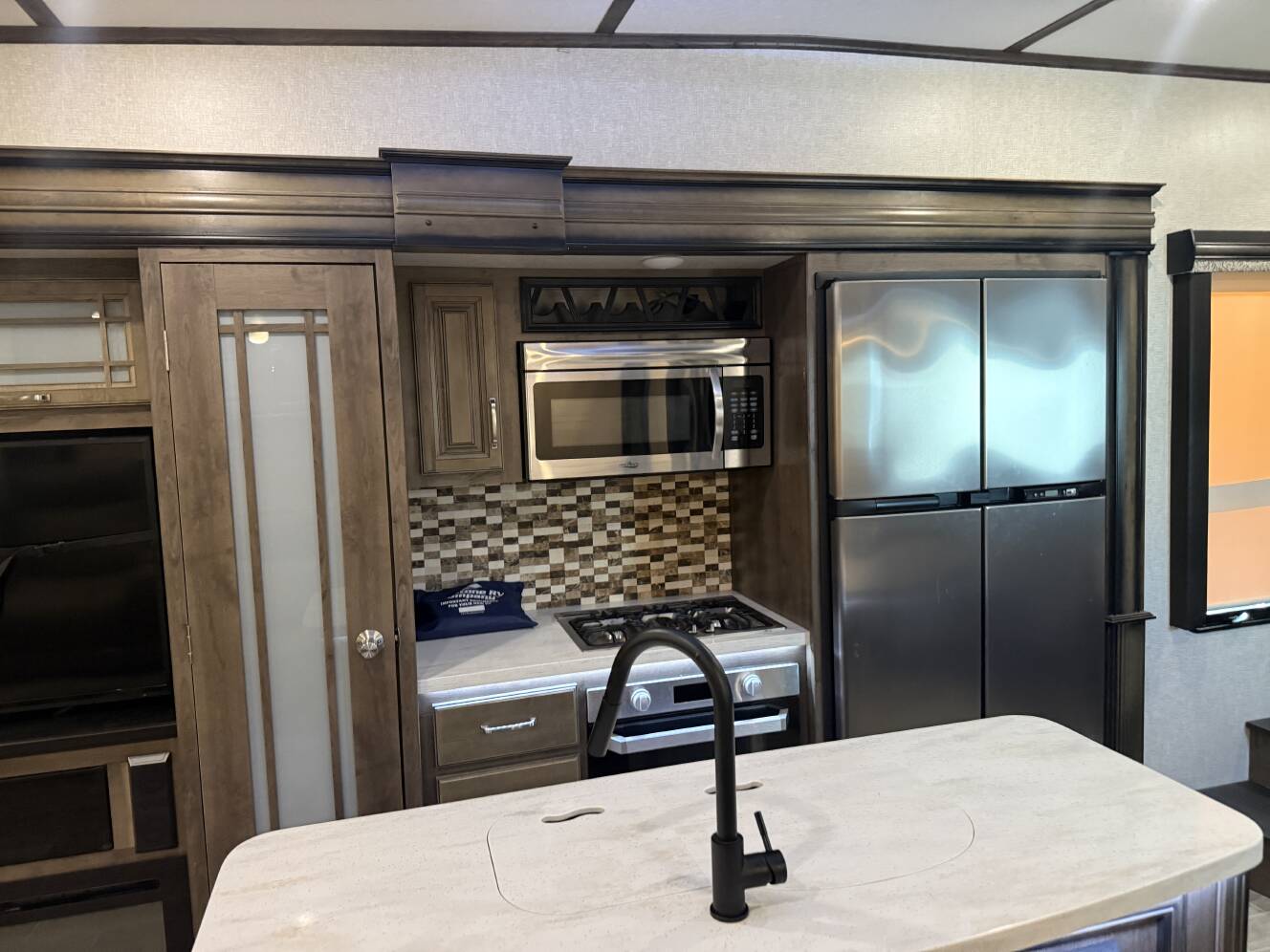 A photo of this 2020 Keystone MONTANA 3720RL