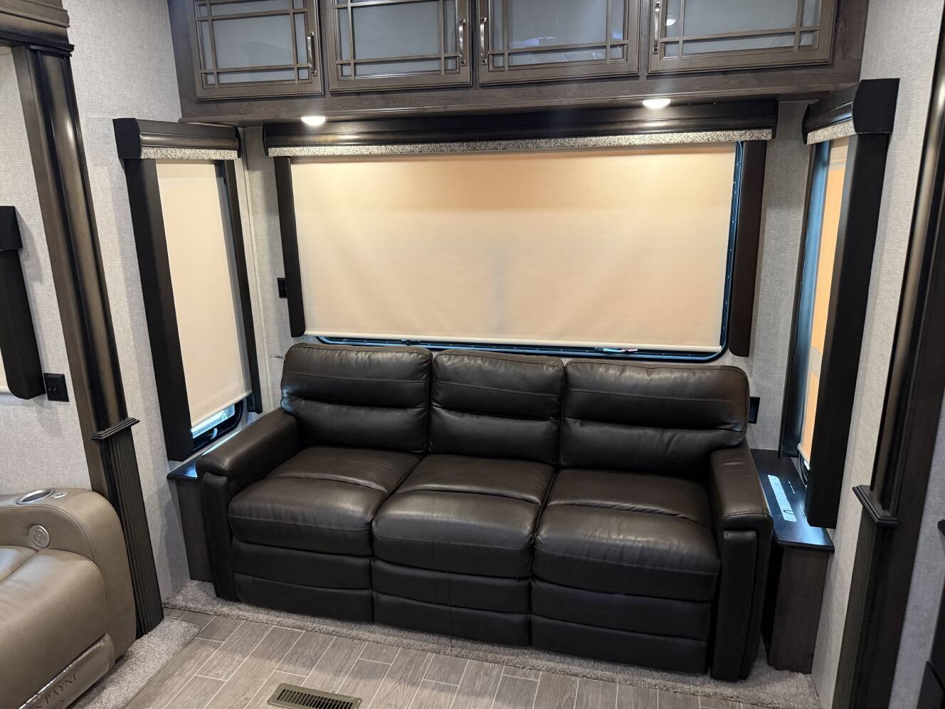 A photo of this 2020 Keystone MONTANA 3720RL