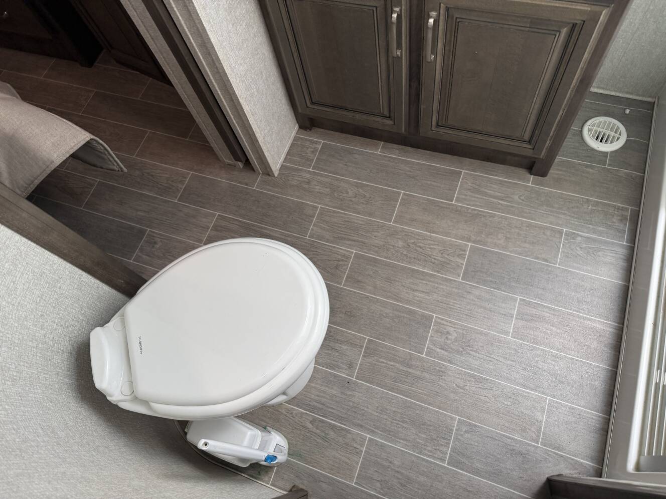 A photo of this 2020 Keystone MONTANA 3720RL