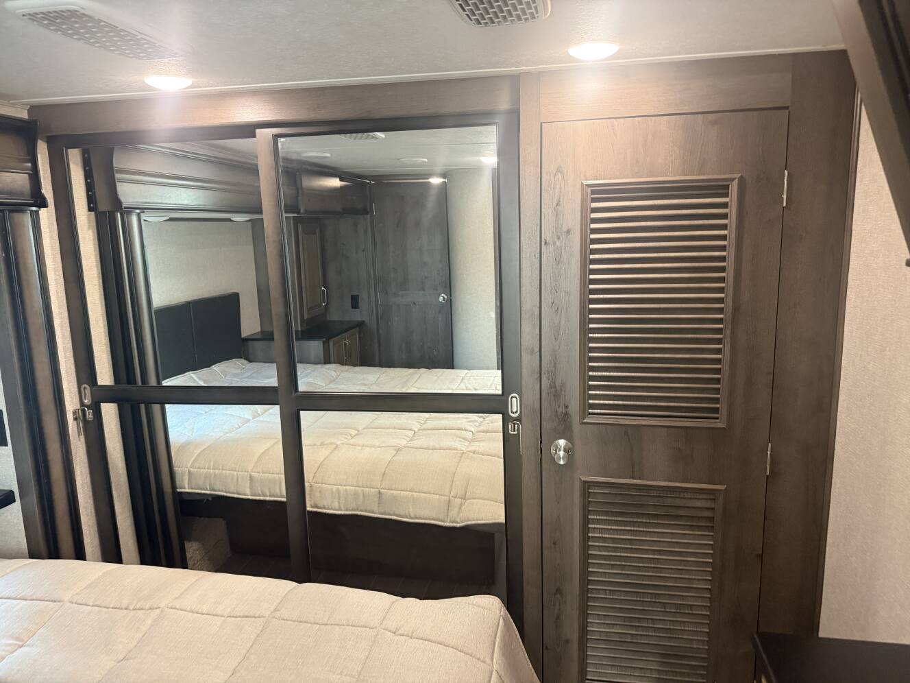 A photo of this 2020 Keystone MONTANA 3720RL