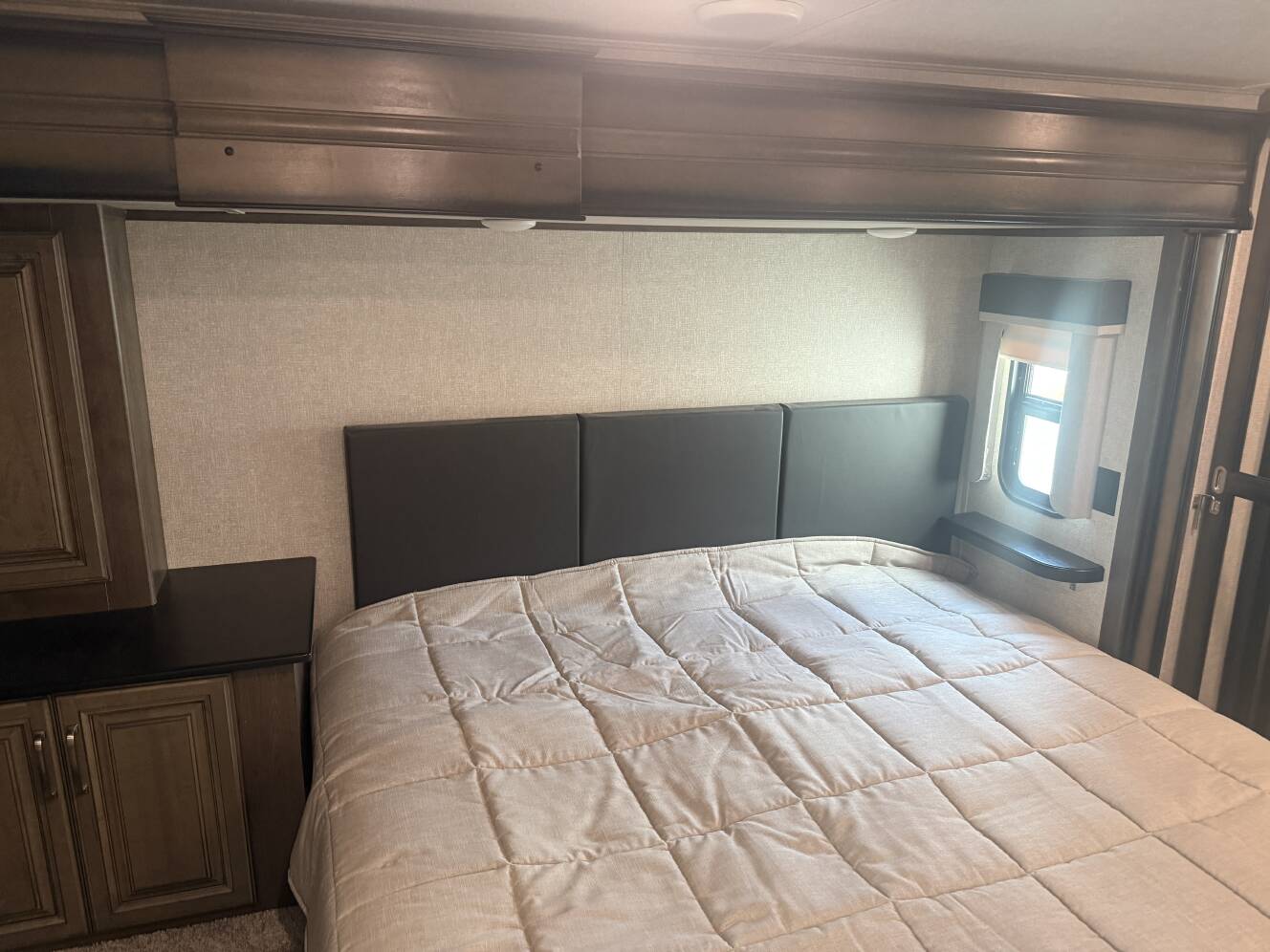 A photo of this 2020 Keystone MONTANA 3720RL