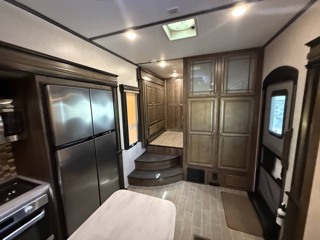 A photo of this 2020 Keystone MONTANA 3720RL