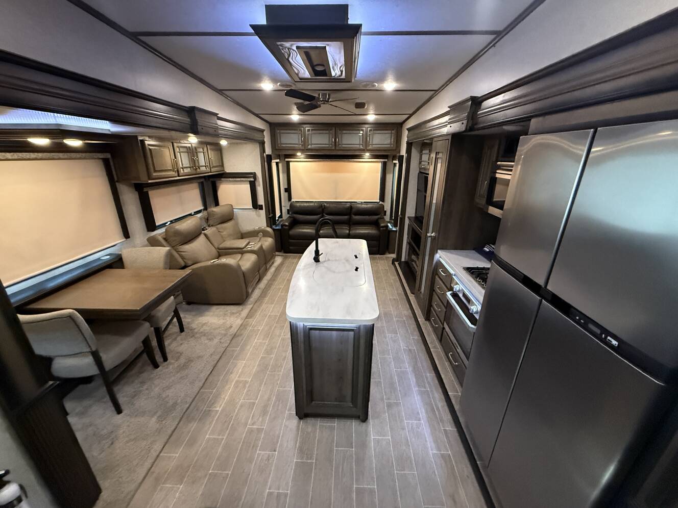 A photo of this 2020 Keystone MONTANA 3720RL