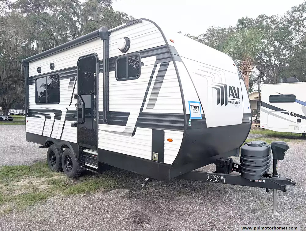 2026 Grand Design Momentum 17MAV Travel Trailer Toy Hauler RV
