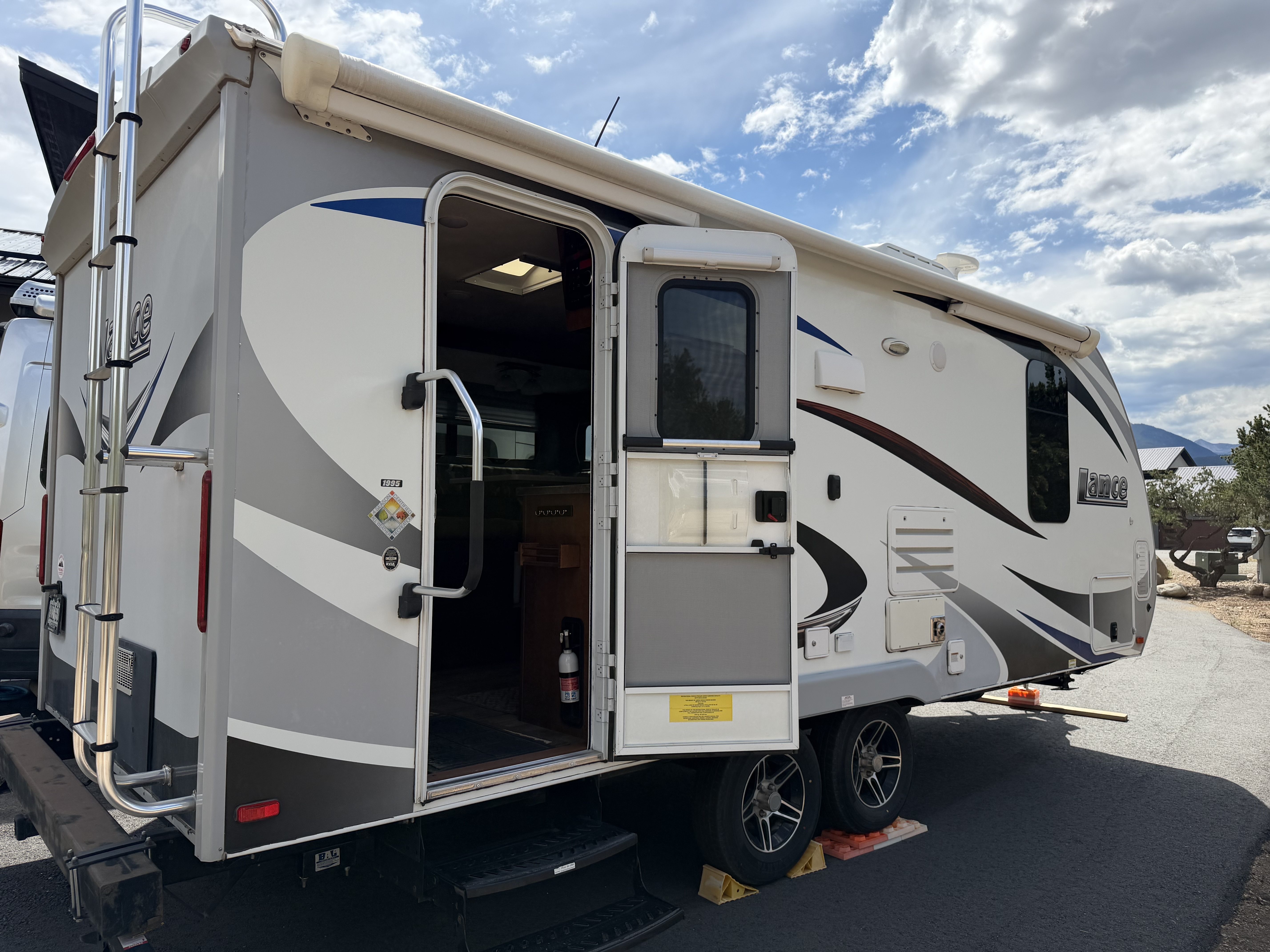 2018 Lance 1995 TRAVEL TRAILER RV
