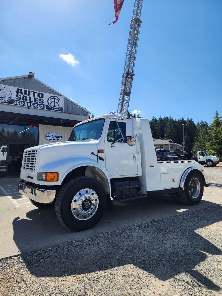 1993 INTERNATIONAL 4900 FLATBED in Port Orchard, WA