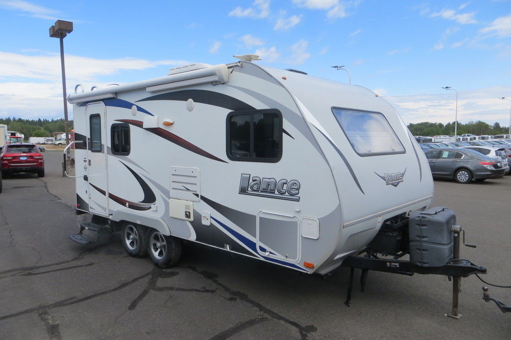 2015 Lance Travel Trailers 1685 in deer park WA
