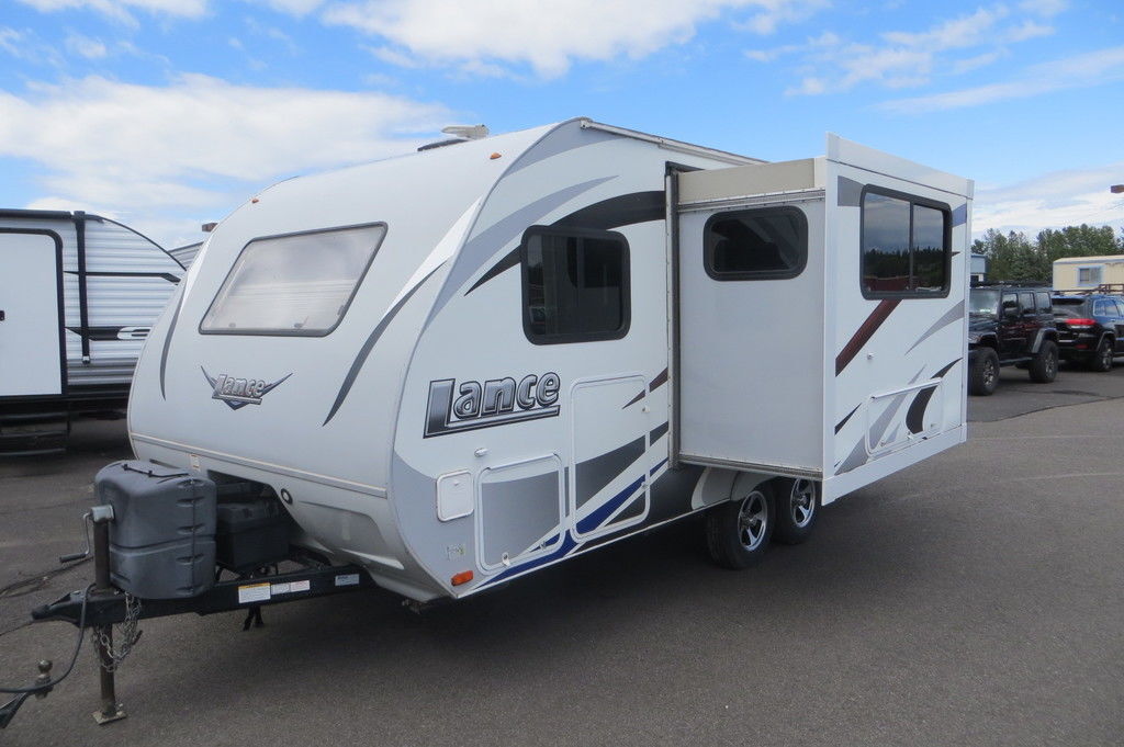2015 Lance Travel Trailers 1685 in deer park WA