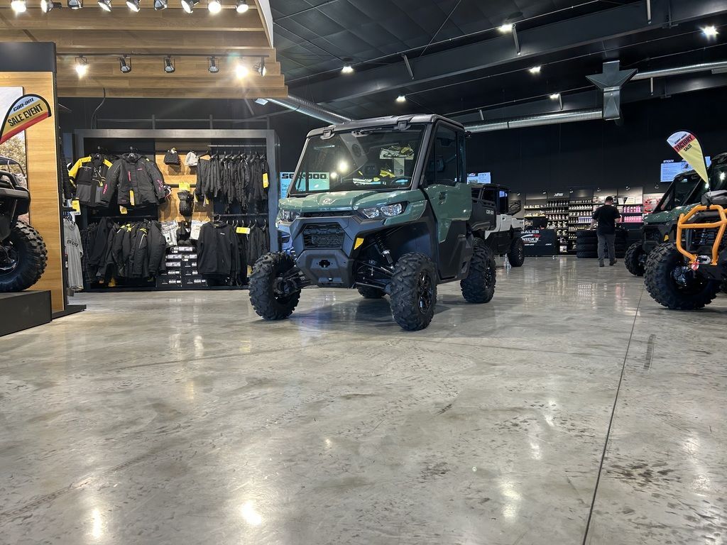 2024 Can-Am Defender DPS CAB HD9 in dickeyville WI