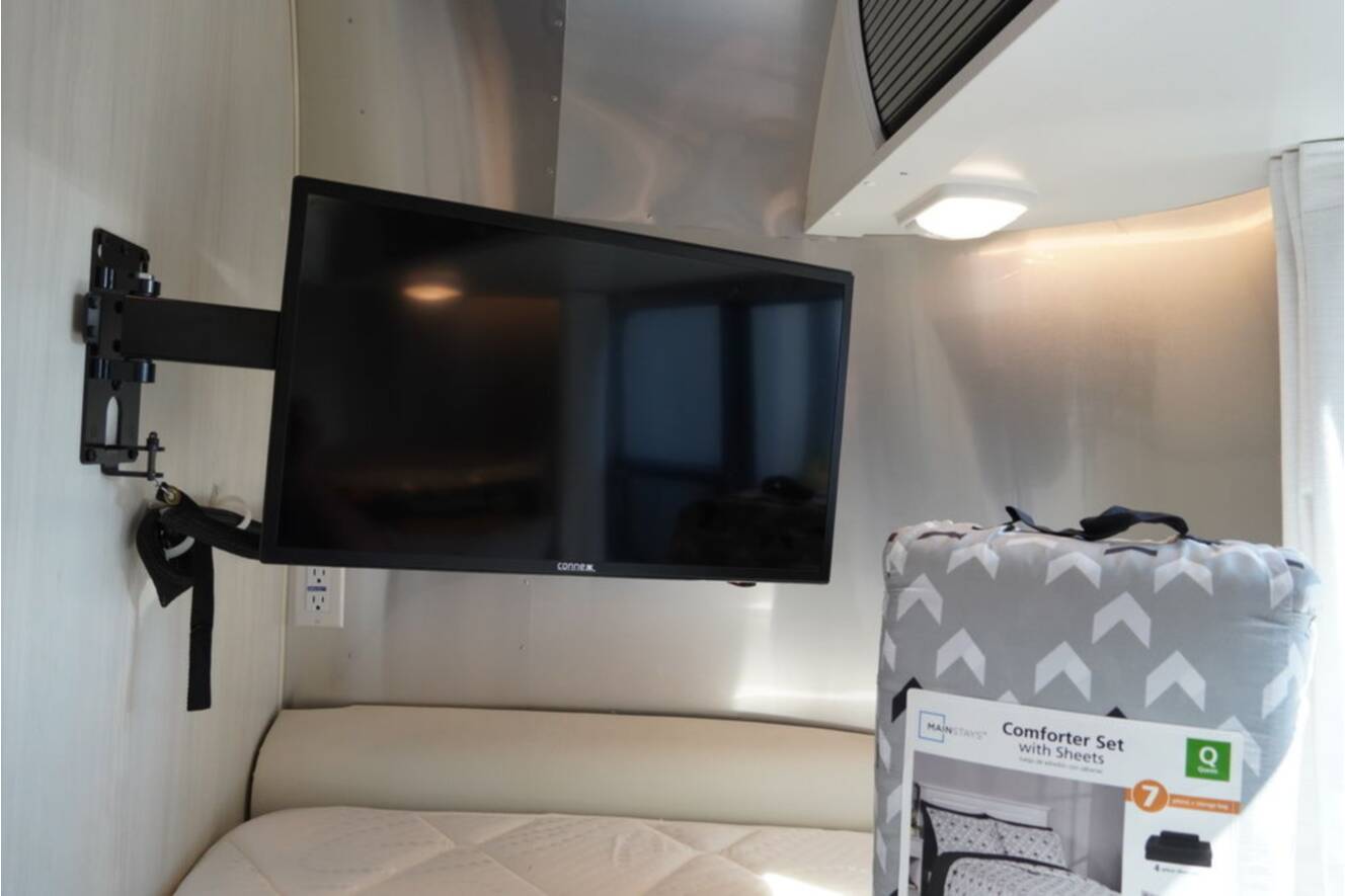 A photo of this 2024 Airstream Bambi 16RB