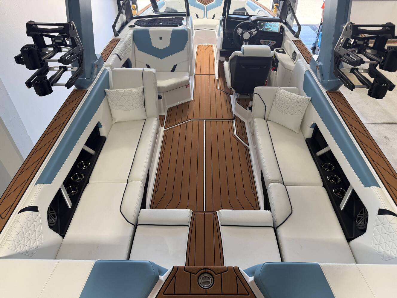 A photo of this 2027 Nautique GS24