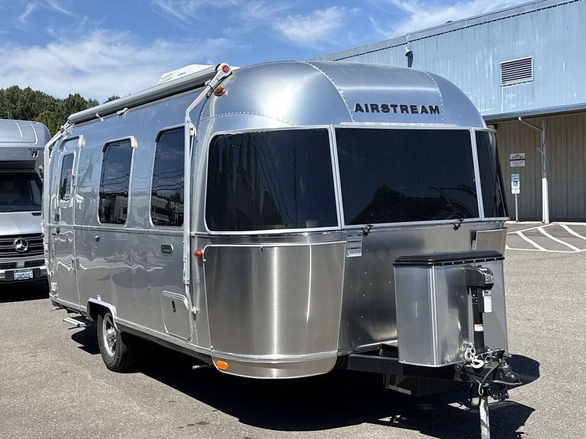 2022 Airstream Caravel 22FB in fife WA